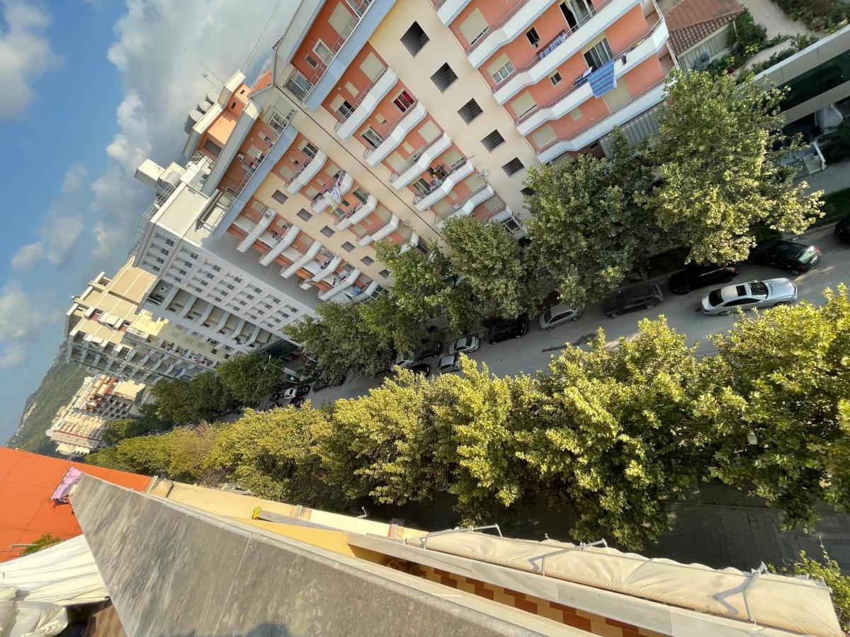 Venus - Cozy With Terrace Apartament