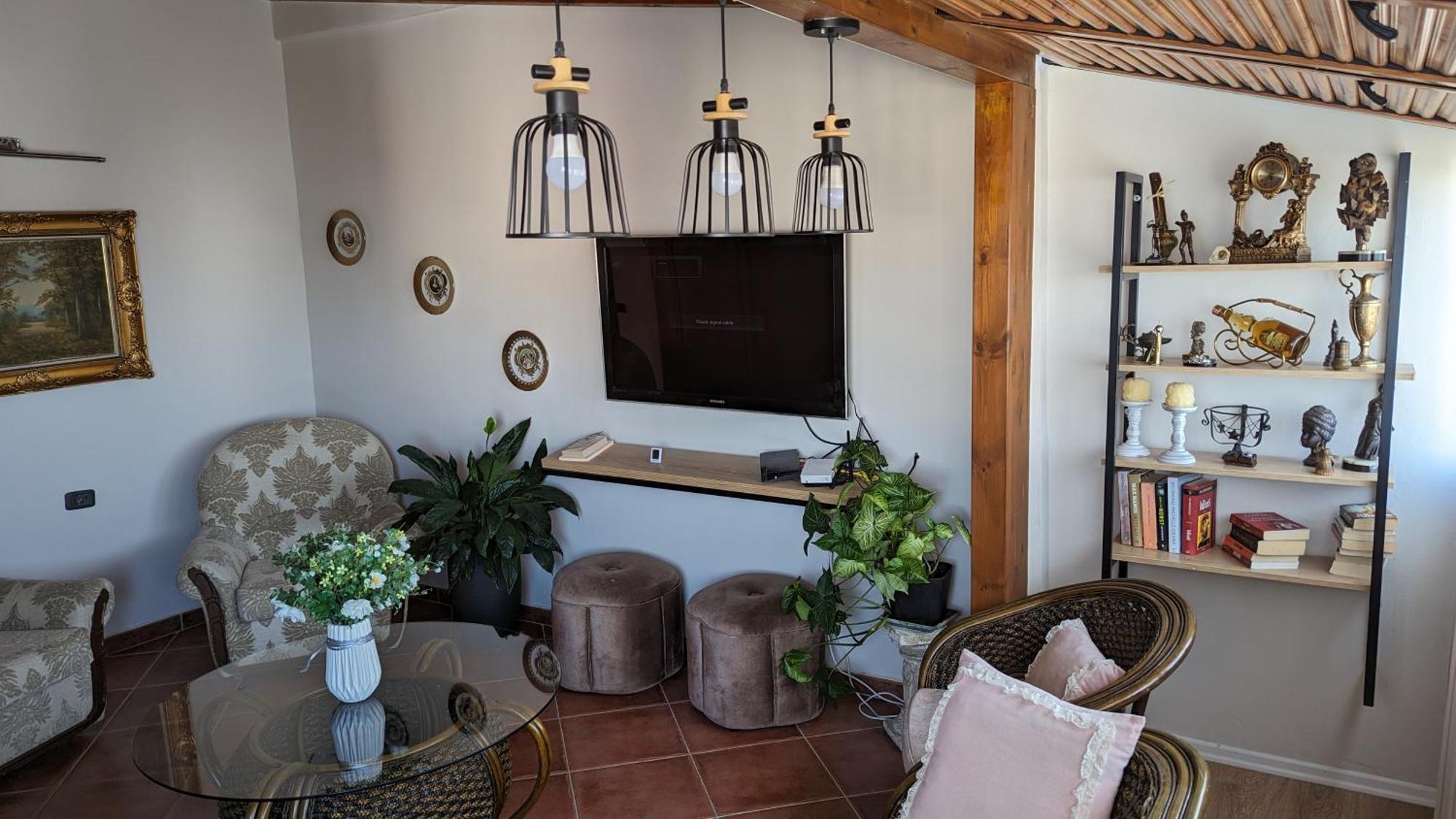 Venus - Cozy With Terrace Apartament