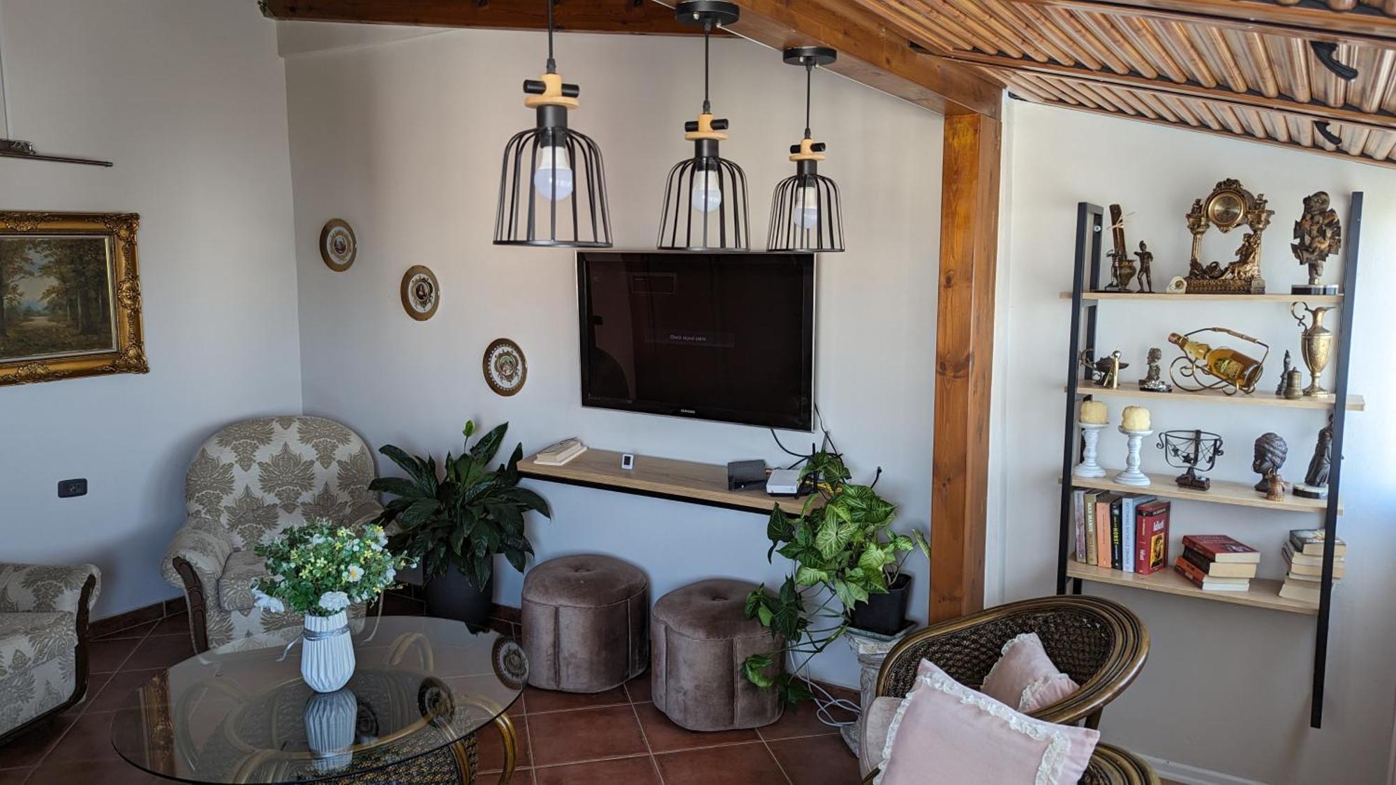 Venus - Cozy With Terrace Apartament