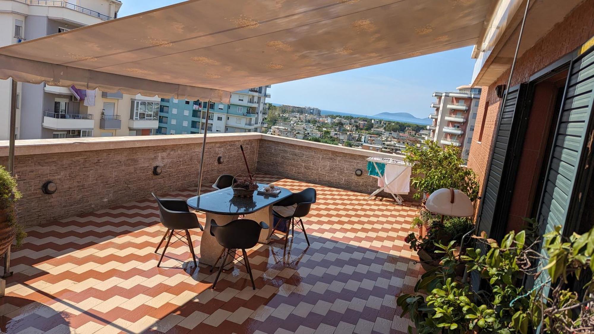 Venus - Cozy With Terrace Apartment *